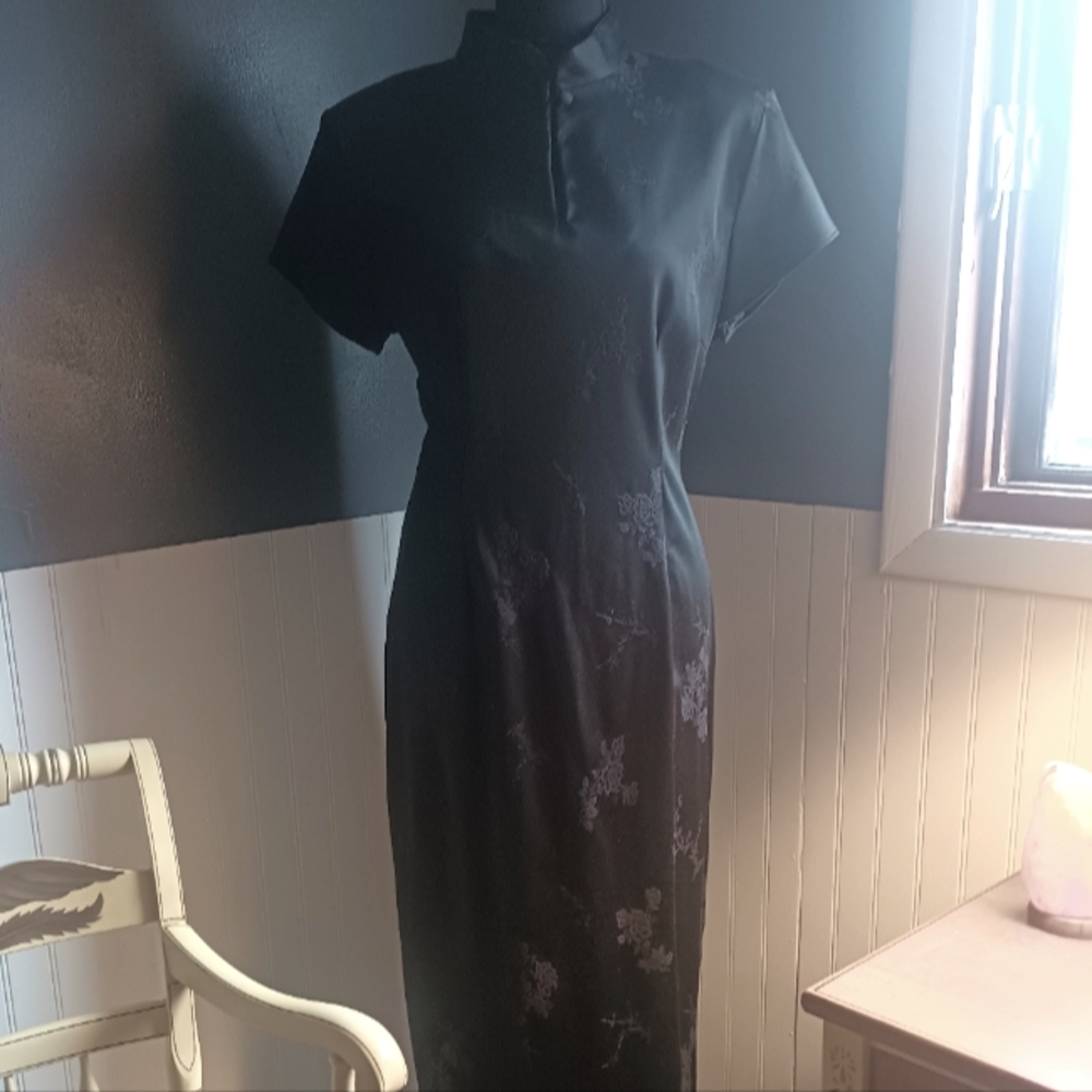 Vintage 90s Harlow Nites Black Floral Brocade Qipao / Cheongsam Maxi Gown